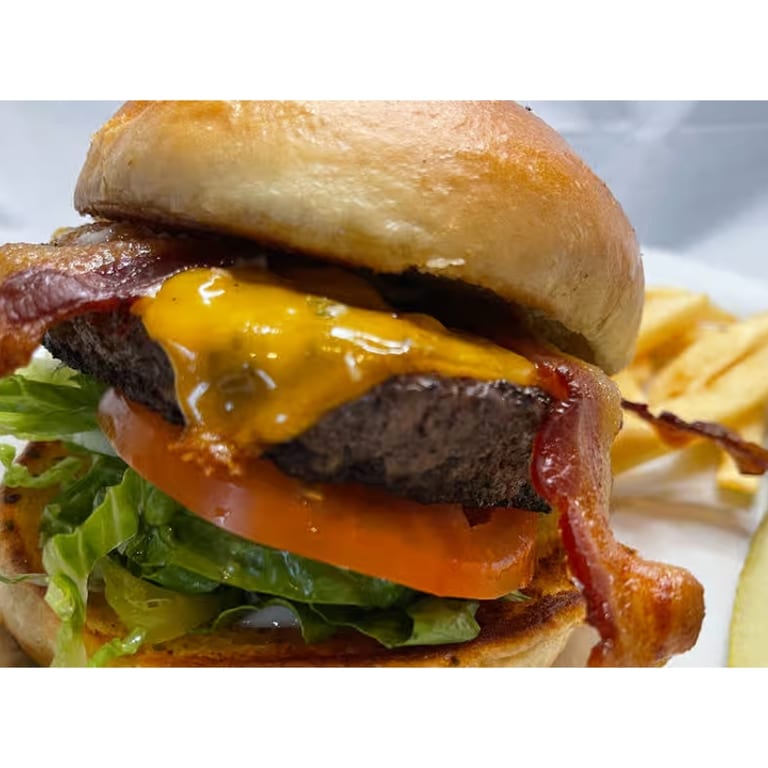 Juicy Cheeseburgers: A Crowd Favorite